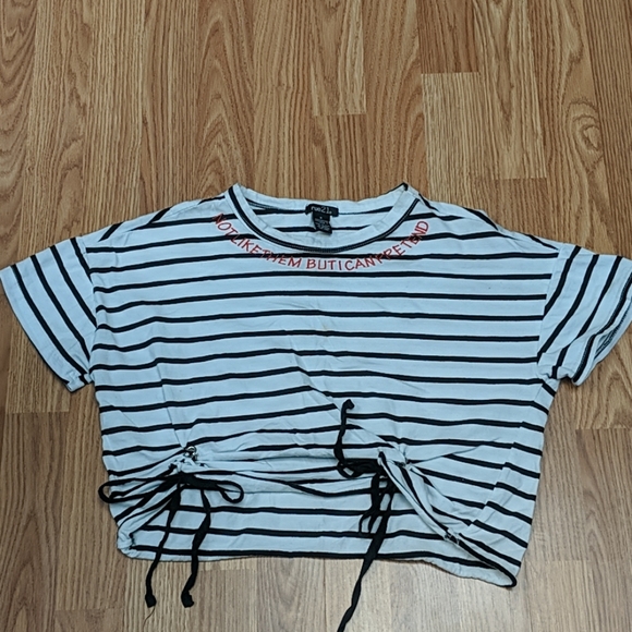 Crop Top Bundle 2 SM & 2MD - Picture 2 of 5